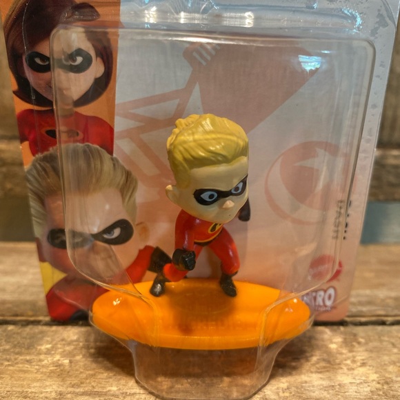The Incredibles Micro Collection Set of 5, Mr. Incredible Elastigirl Violet Dash - Picture 13 of 15